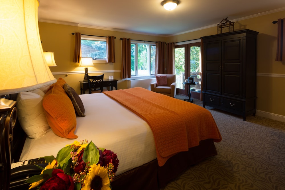 كوخ بسرير كينج، Skytop Lodge 2/2