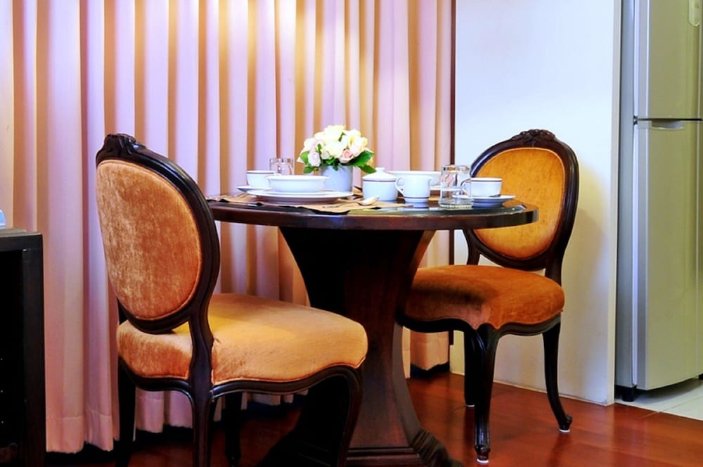 Centre Point Plus Hotel Silom 59/76
