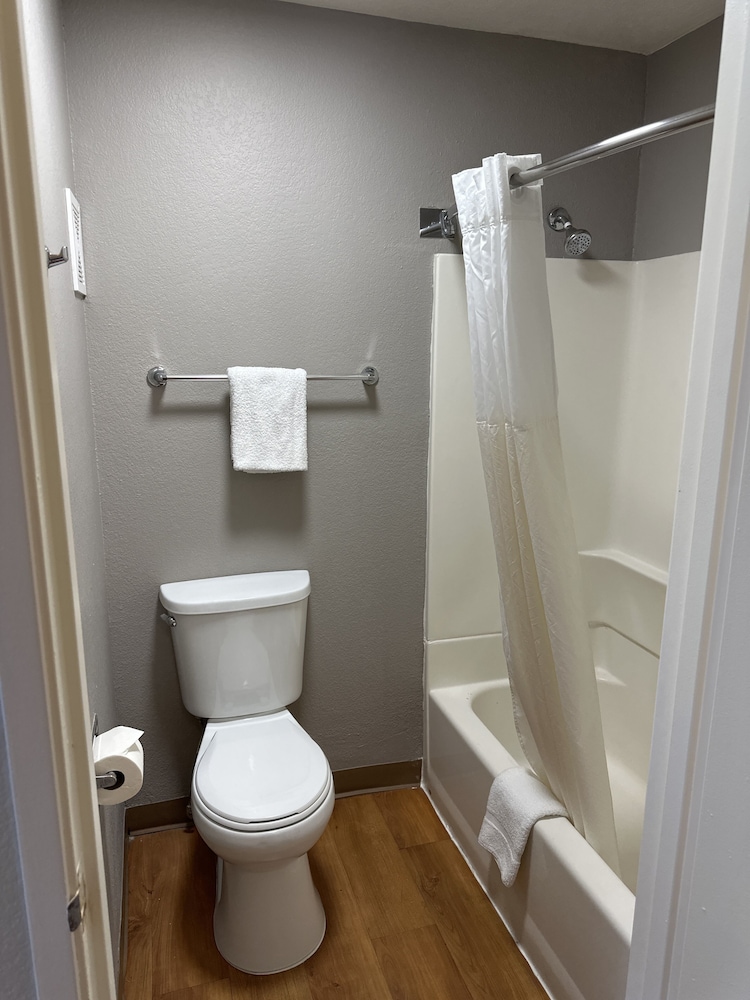 Motel6 San Diego Hotel Circle Mission Valley 59/61