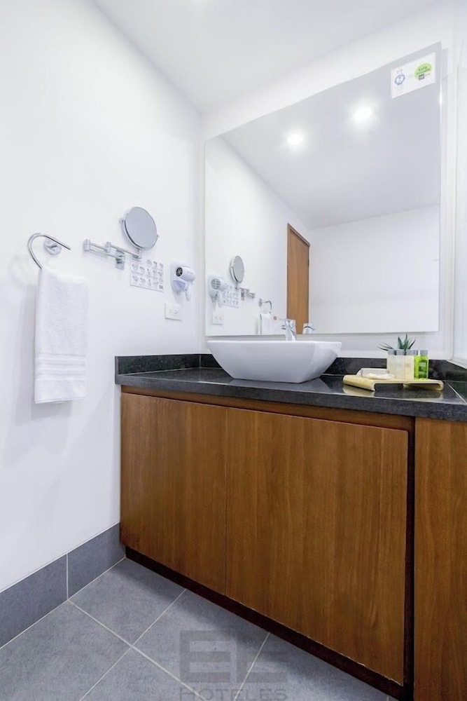 Leblon Suites Hotel 8/60