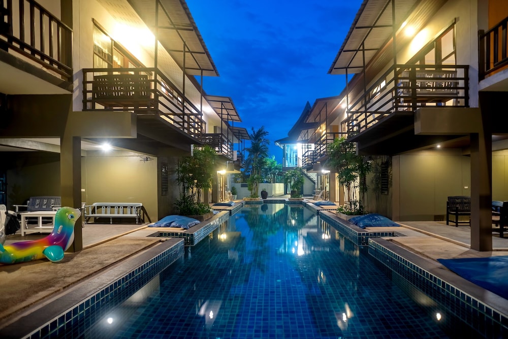 The Florist Resort 37/67