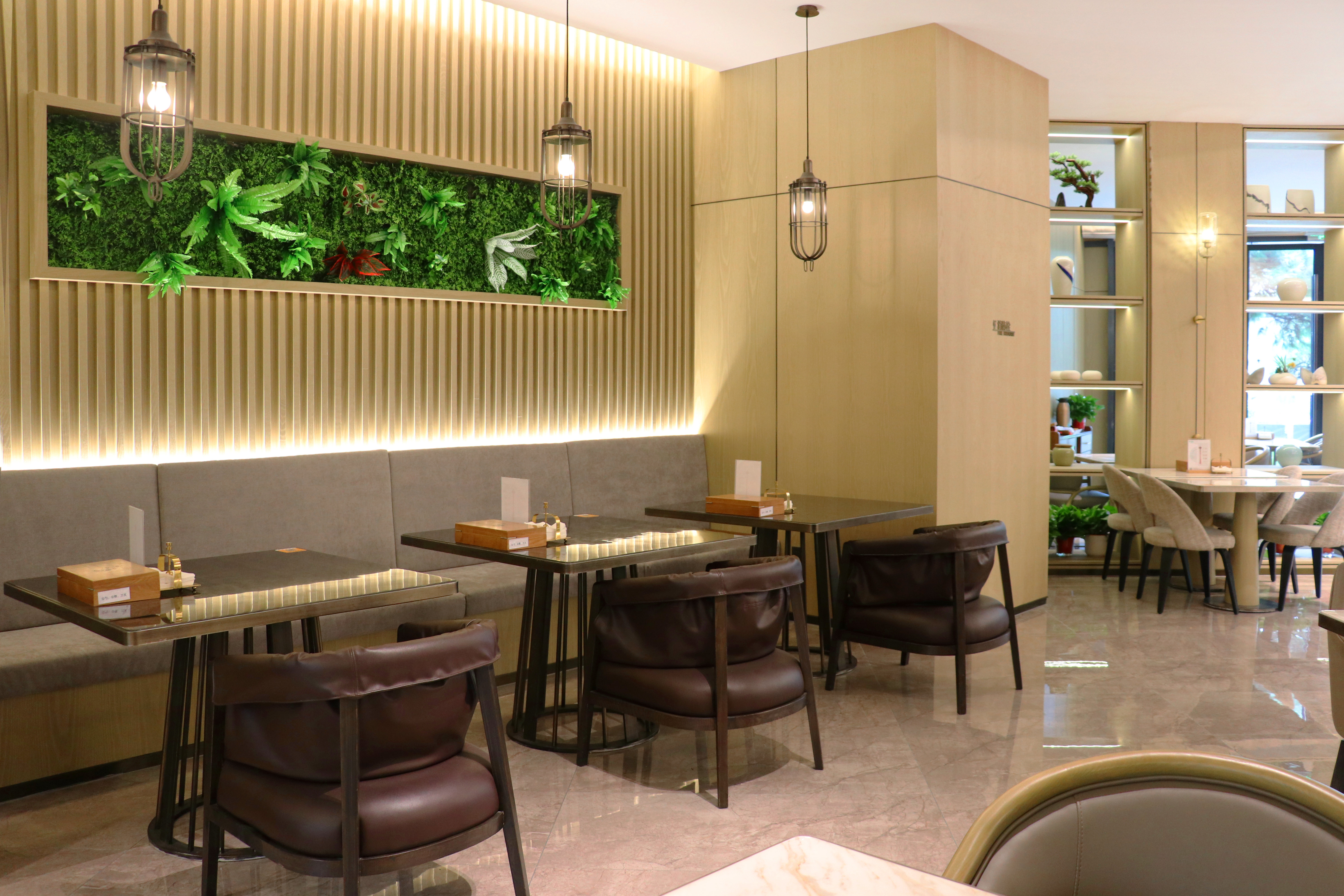 HOLIDAY INN NANJING SOUTH STATION 24/36