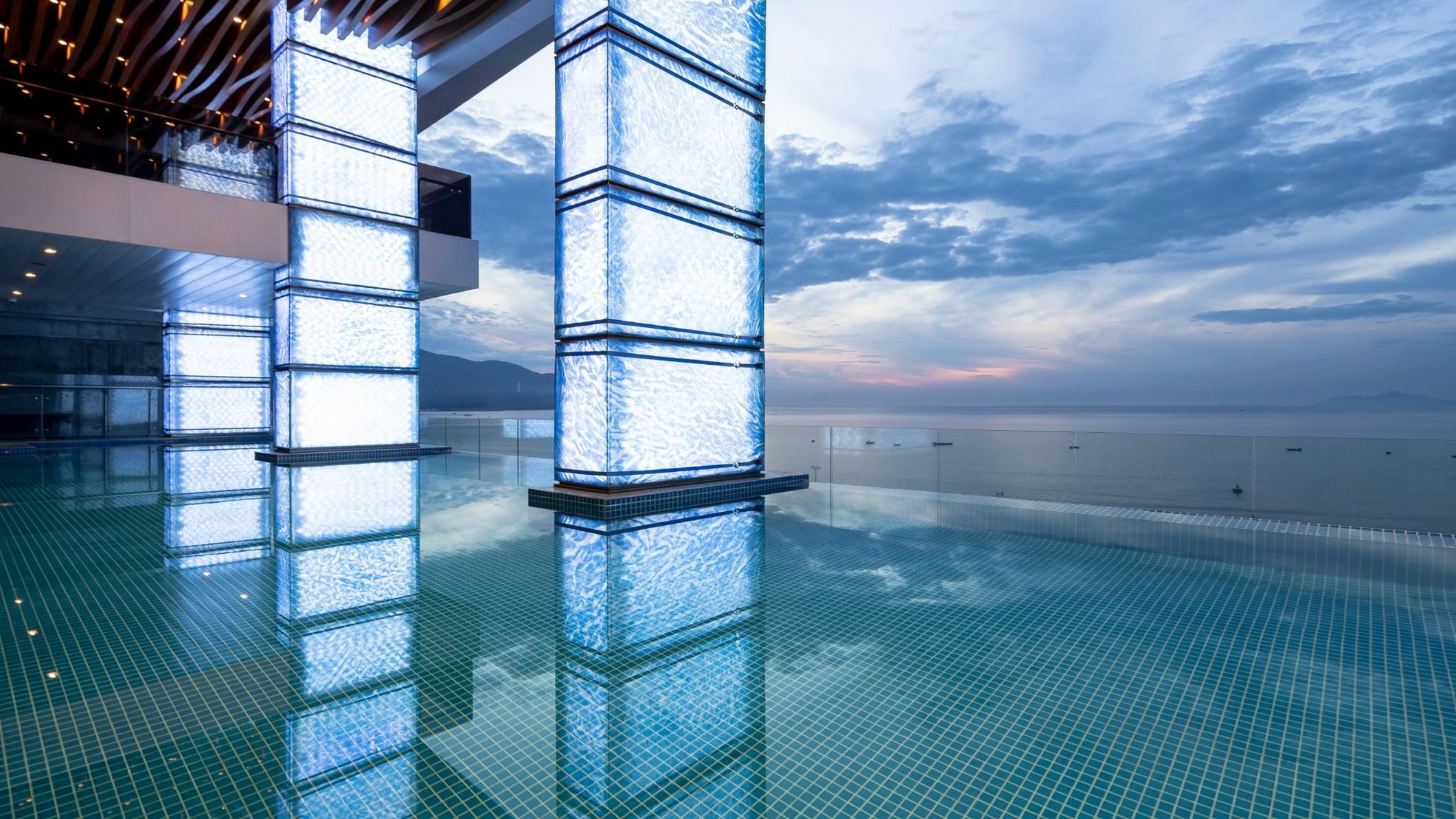 Prince Hotel Da Nang 34/75