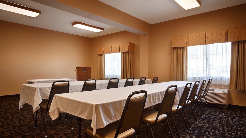 Best Western Plus Executive Inn 25/29
