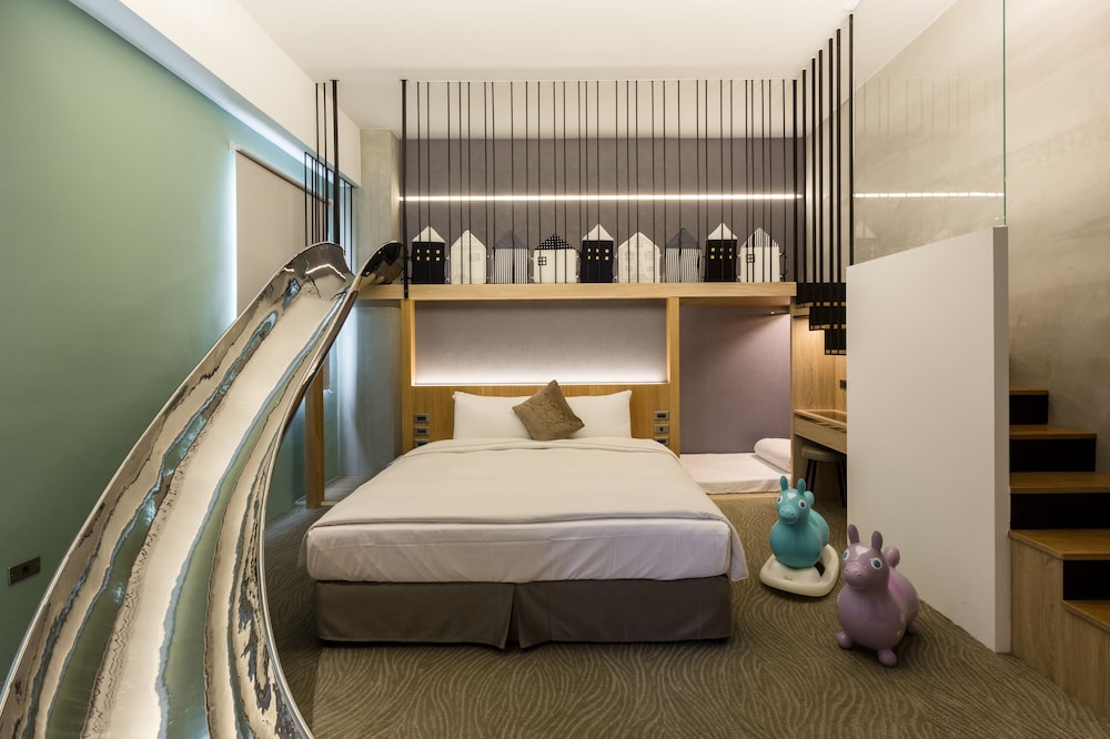 Green Hotel 19/70