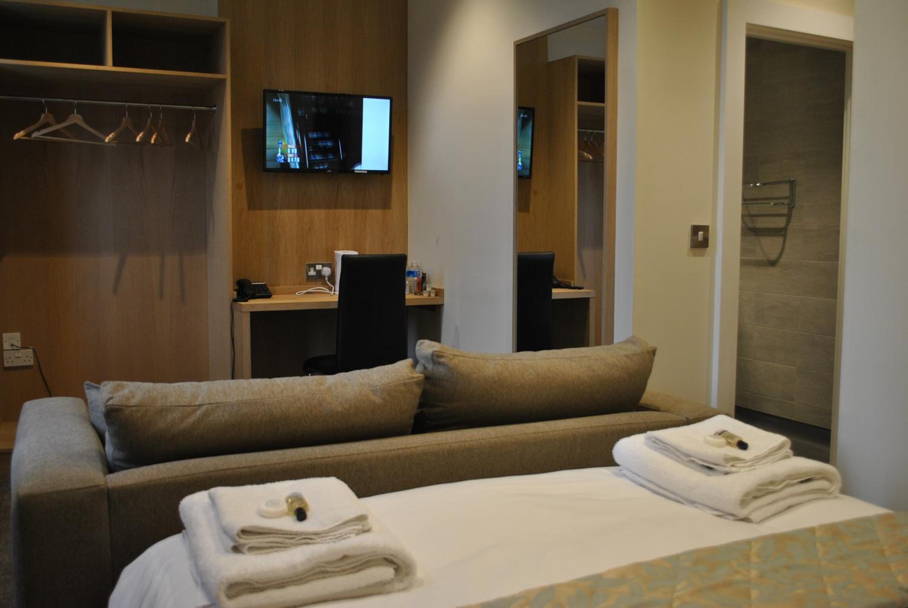 Dreams Hotel 34/56
