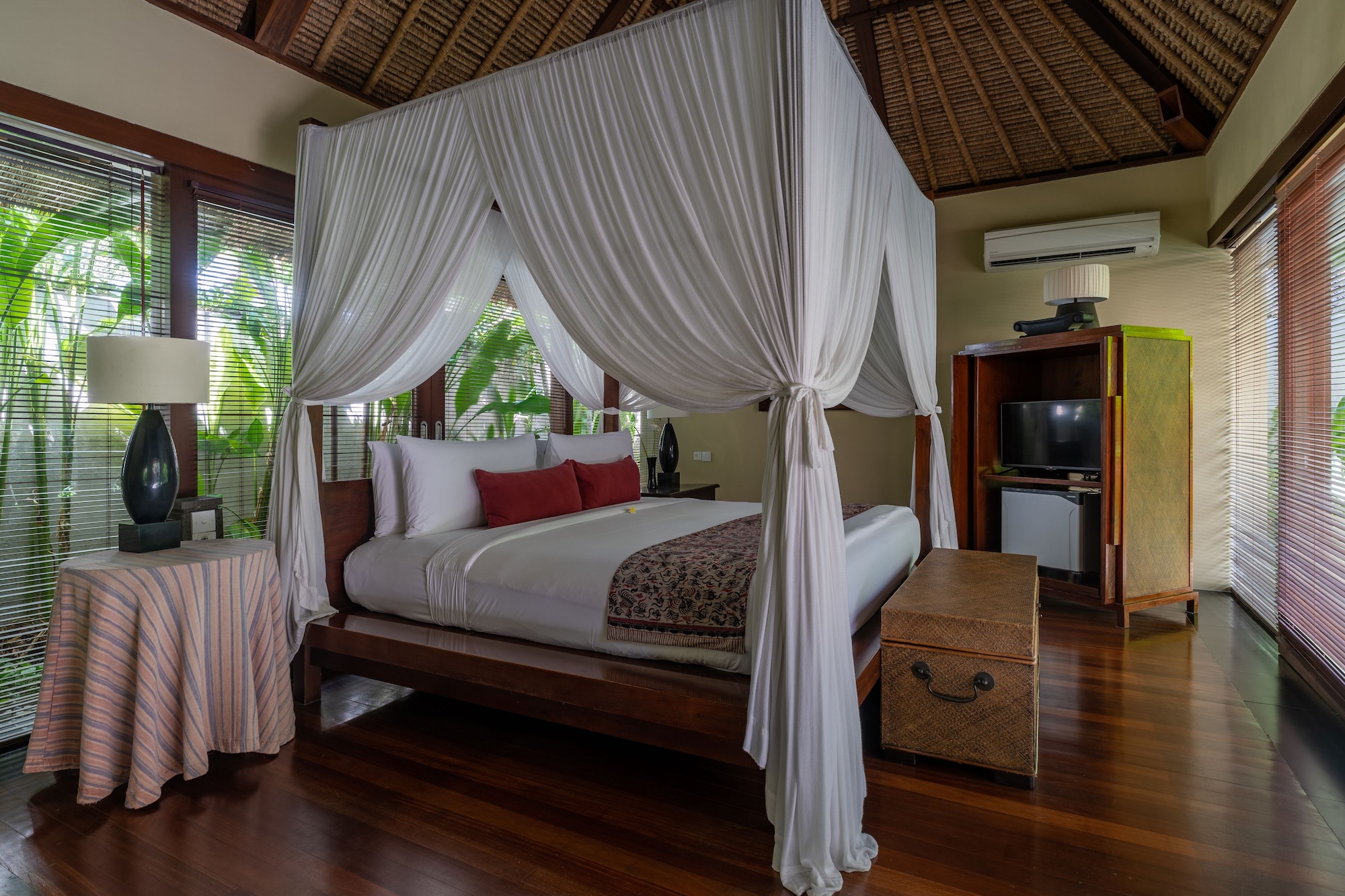 1 BEDROOM, VILLA, PRIVATE POOL
