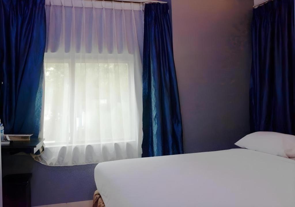 Win Hotel Blok M 24/33