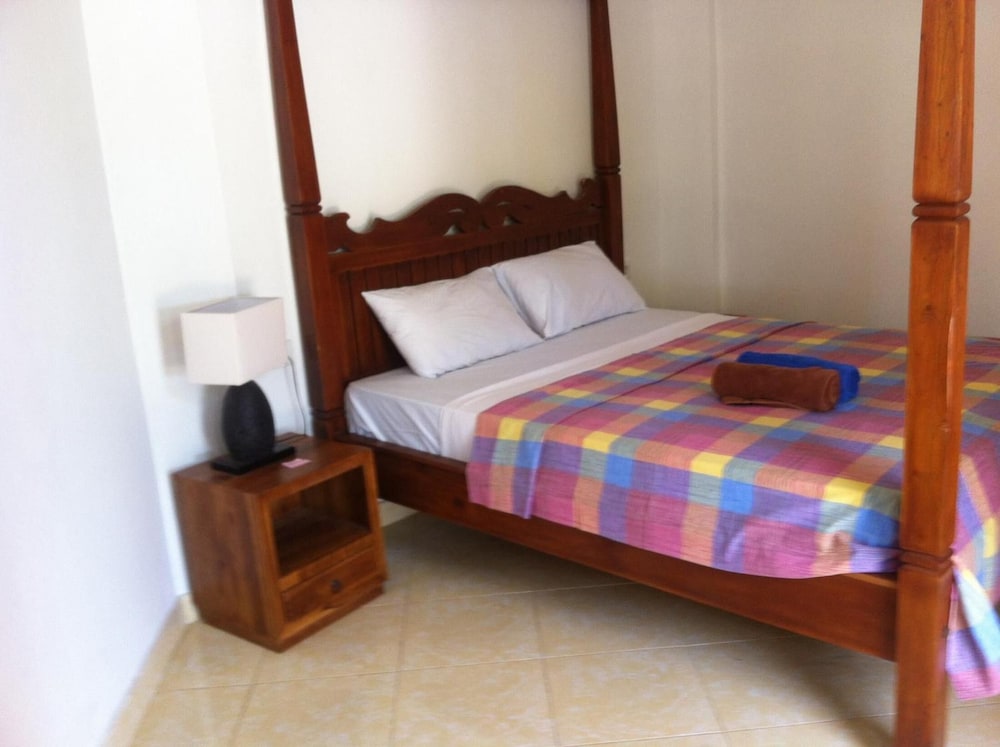 Amed Sari Beach Guesthouse 5/50