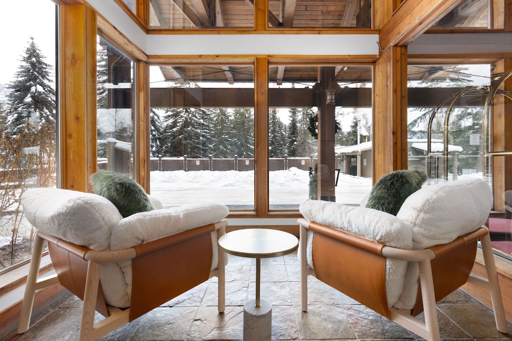 Tantalus Resort Lodge 42/55