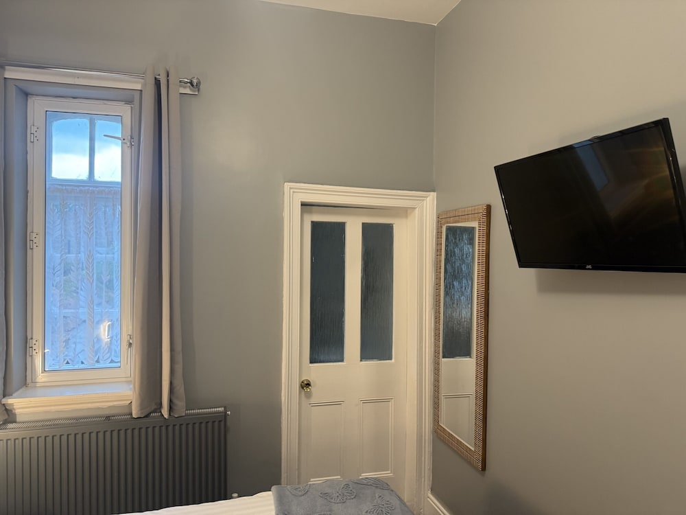 OYO Diamonds Inn 61/70