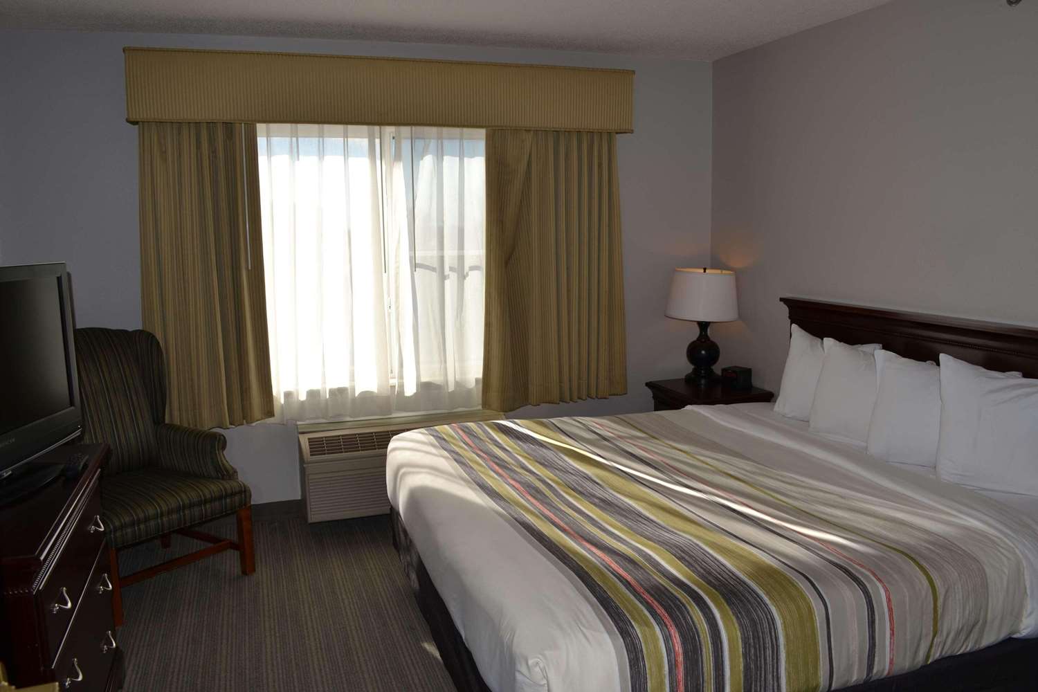 Country Inn and Suites By Radisson Gurnee 11/31
