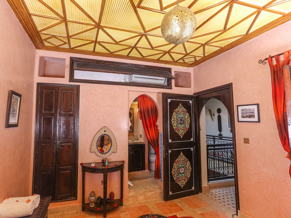 Riad Christina 6/50