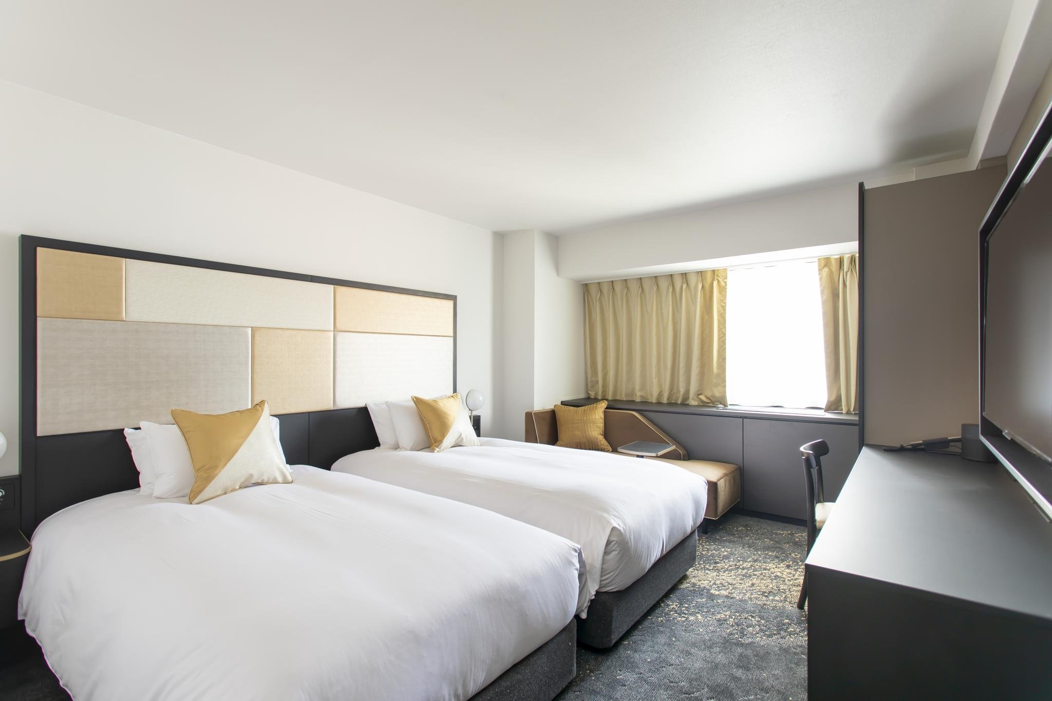 Room, Twin Beds, Cross Floor