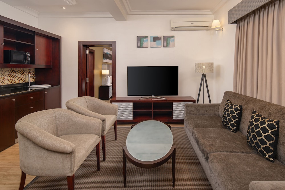 Protea Hotel By Marriott Lagos Kuramo Waters 51/71