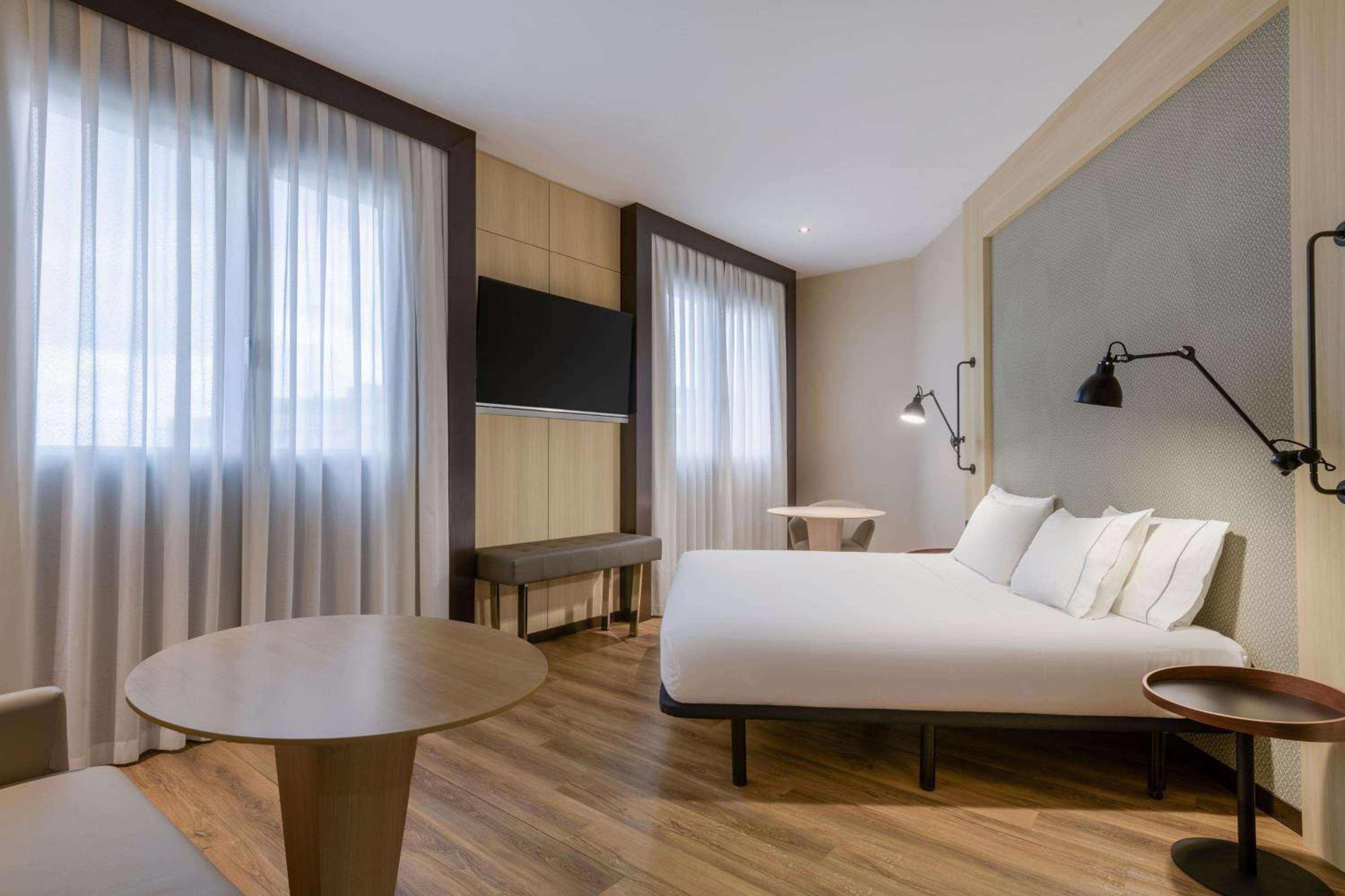 Guest Room, Family, King Bed, Sofa