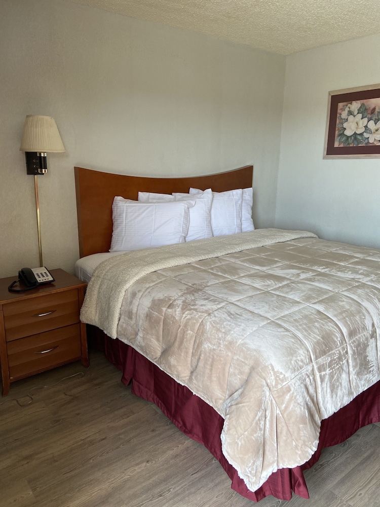Colonial Inn 26/47