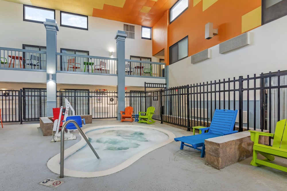 Revel Hotel Minot, SureStay Collection by Best Western 59/66
