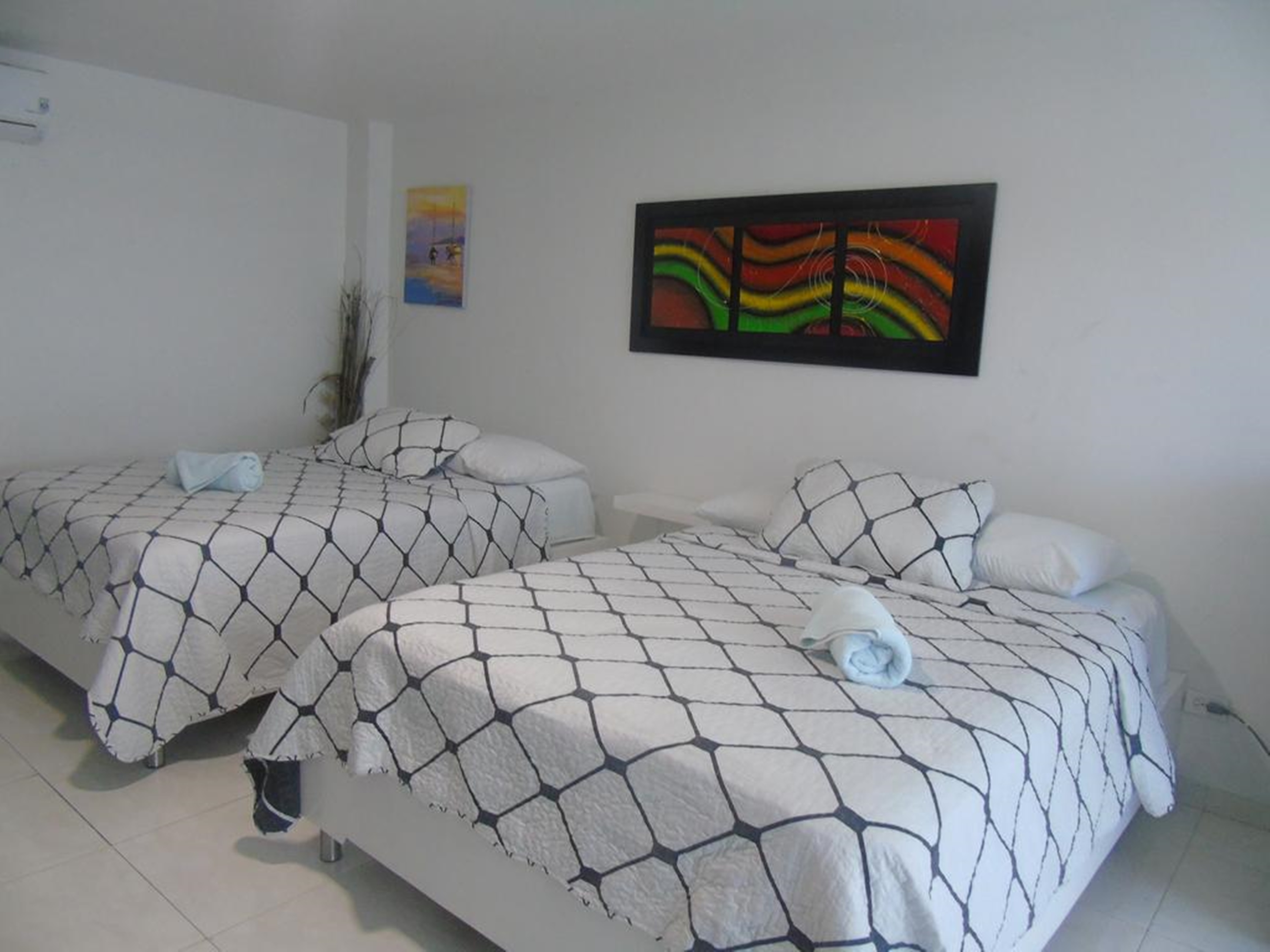 Superior, Studio, Blue Emerald Inn 2/3