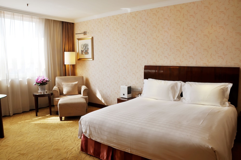 Superior, Queen Bed