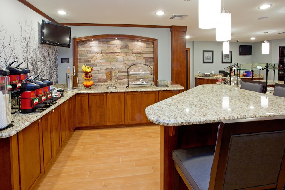 Staybridge Suites Tyler University Area 6/80