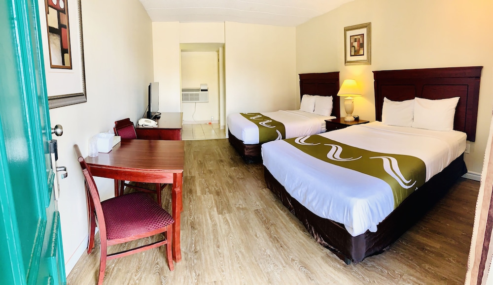 Niagaras Best Inn 7/24
