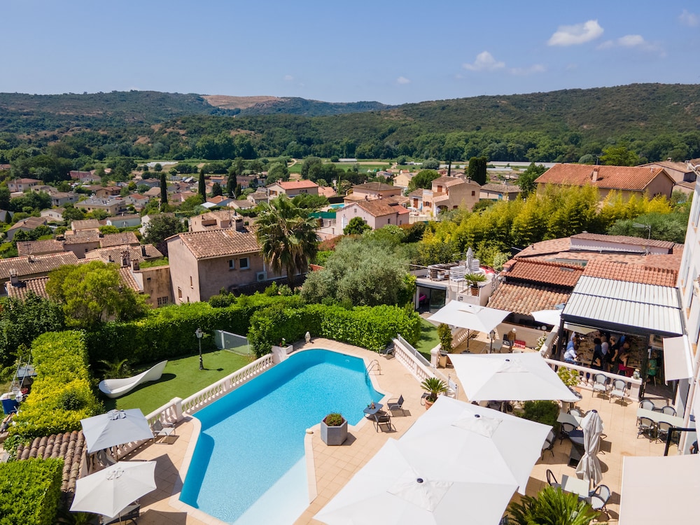 Hotel Perla Riviera 37/48