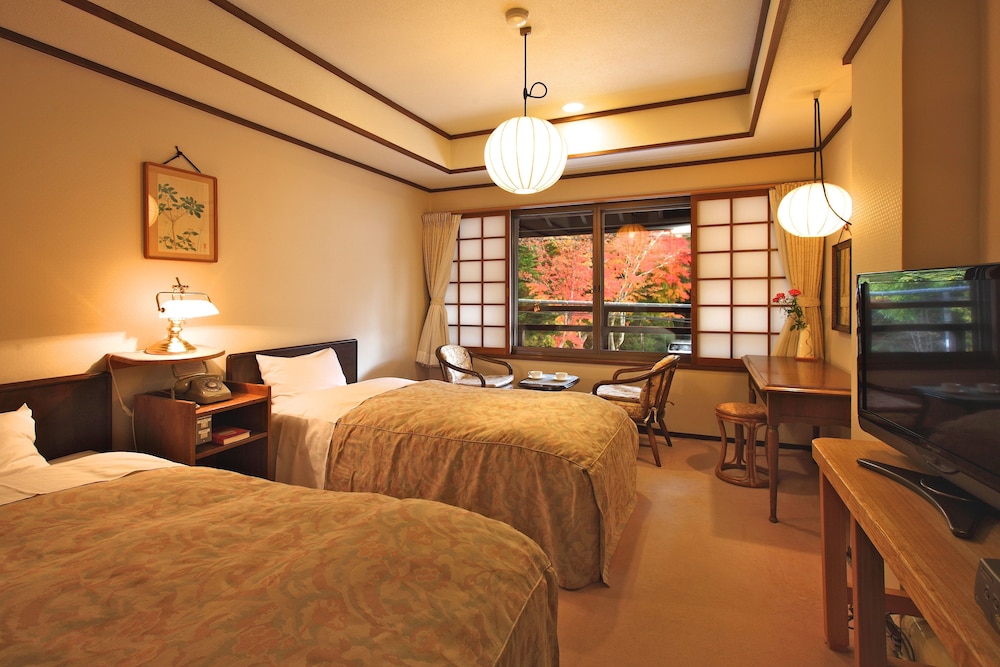 ECONOMY, TWIN BEDS