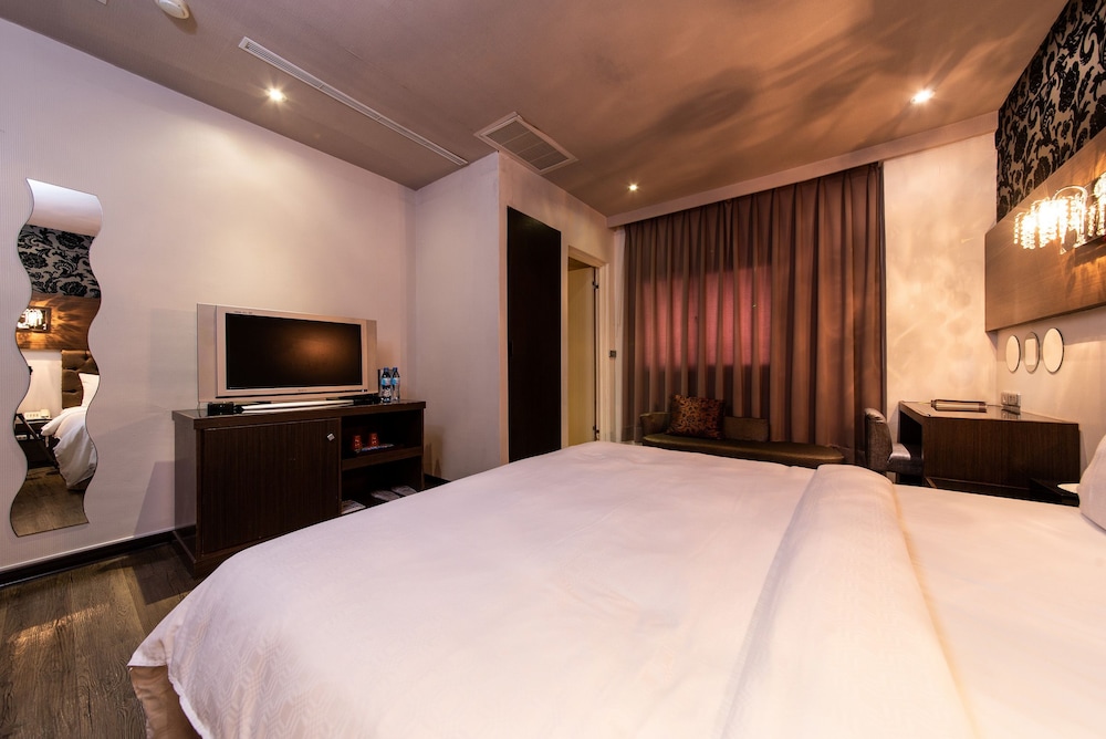 The River Fashion Hotel 24/65