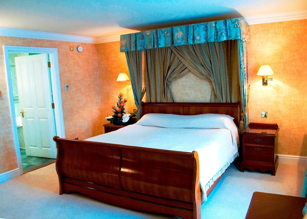 Marygreen Manor 10/66
