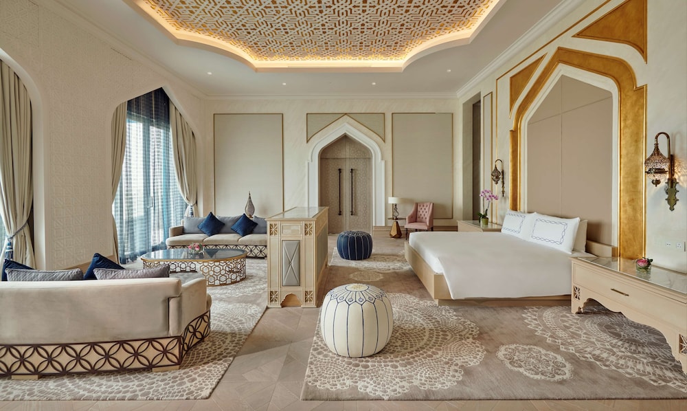 Hilton Salwa Beach Resort & Villas 37/82
