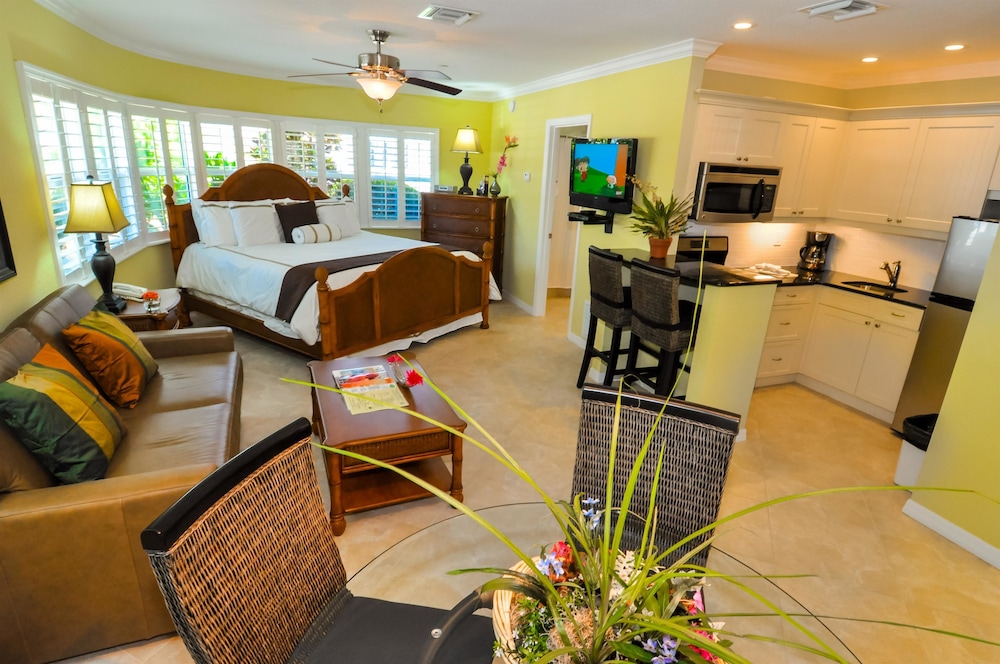 Tropical Beach Resorts 50/79