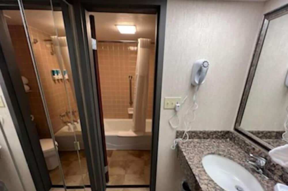 Hotel Lotus Kansas City Merriam 63/64