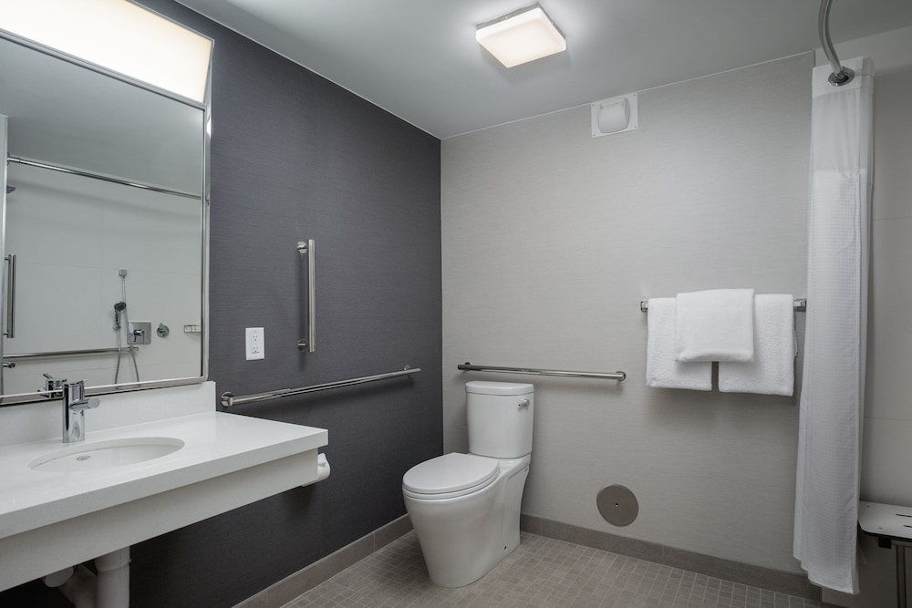 Courtyard by Marriott Denver Tech Center 50/50