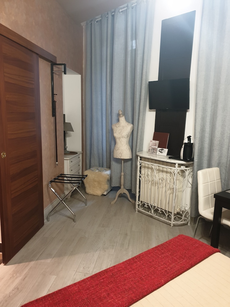 APARTHOTEL DEI MERCANTI 28/67