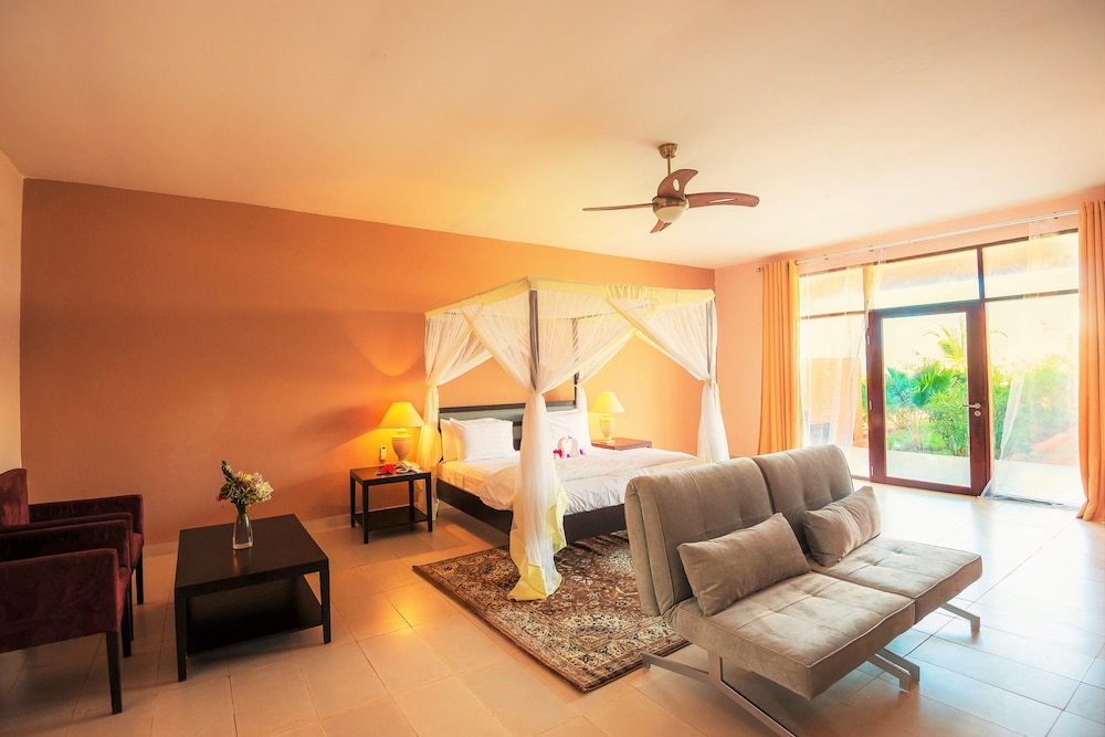 DUPLEX, DELUXE, POOL VIEW