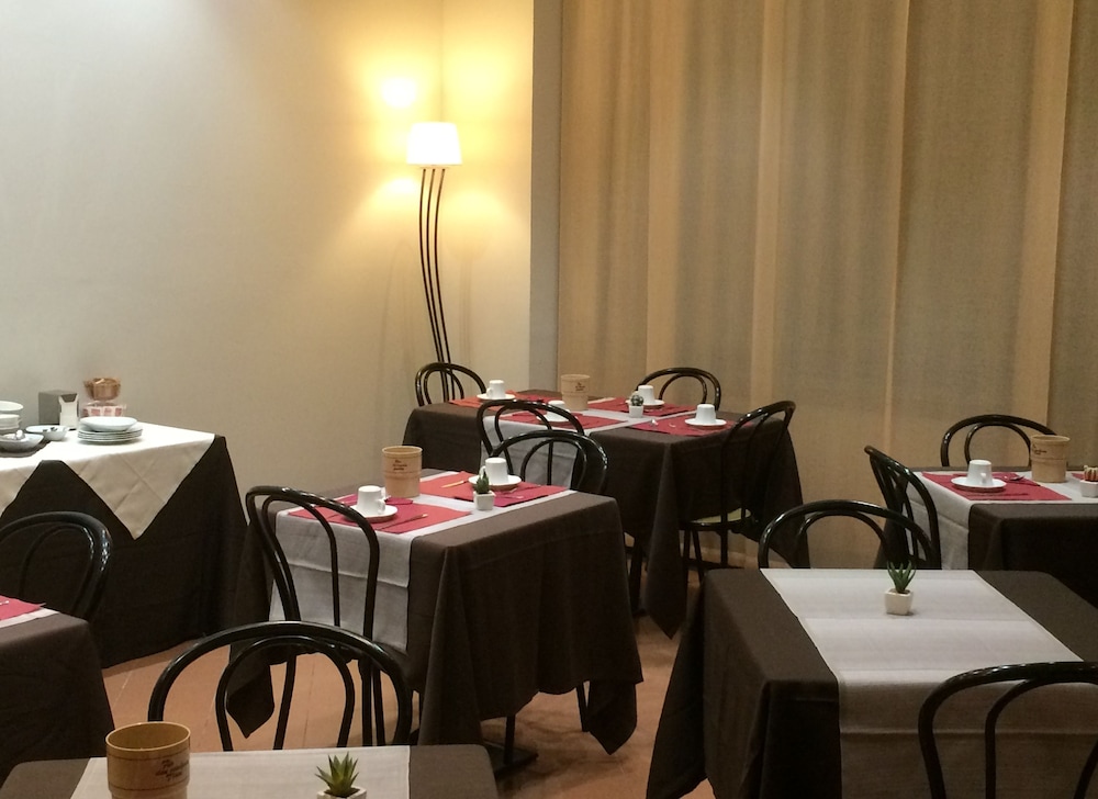 Hotel Est 32/42