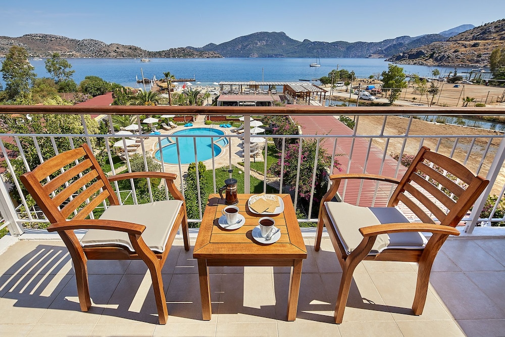 Fi Light Solto Boutique Beach Hotel 16/41
