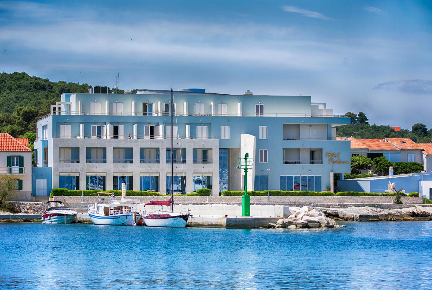 Hotel Pastura 7/55