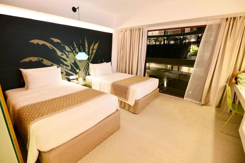 Hue Hotels Resorts Boracay 29/67