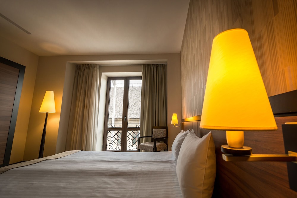 Europa Royale Bucharest Hotel 24/77