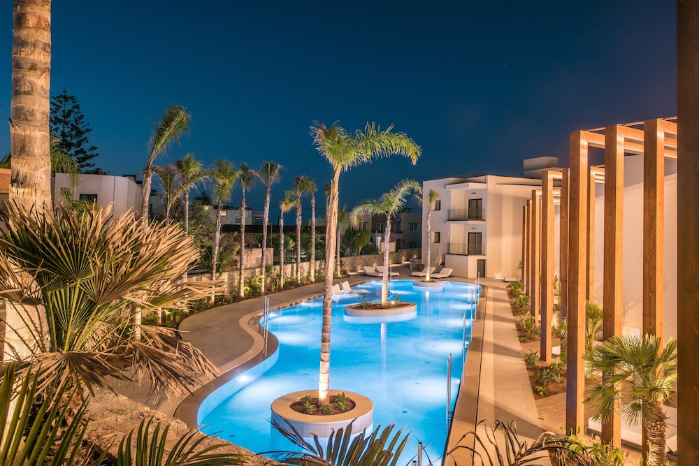 Noble Hotel Suites 41/50