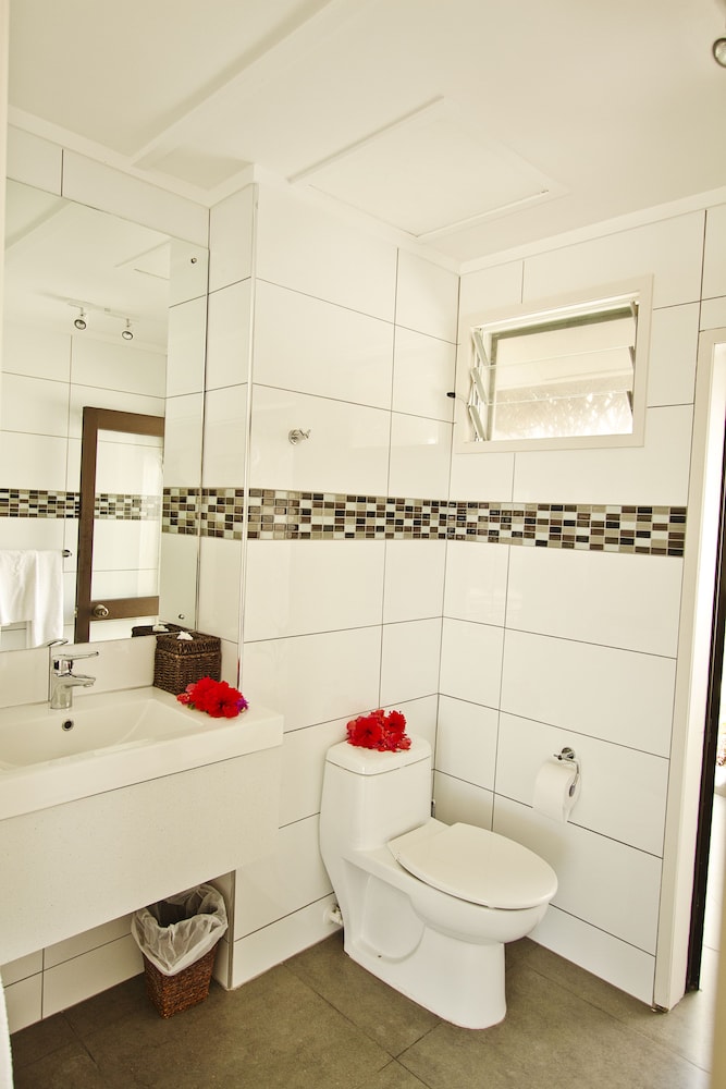 Manuia Beach Resort - Adults Only 23/66
