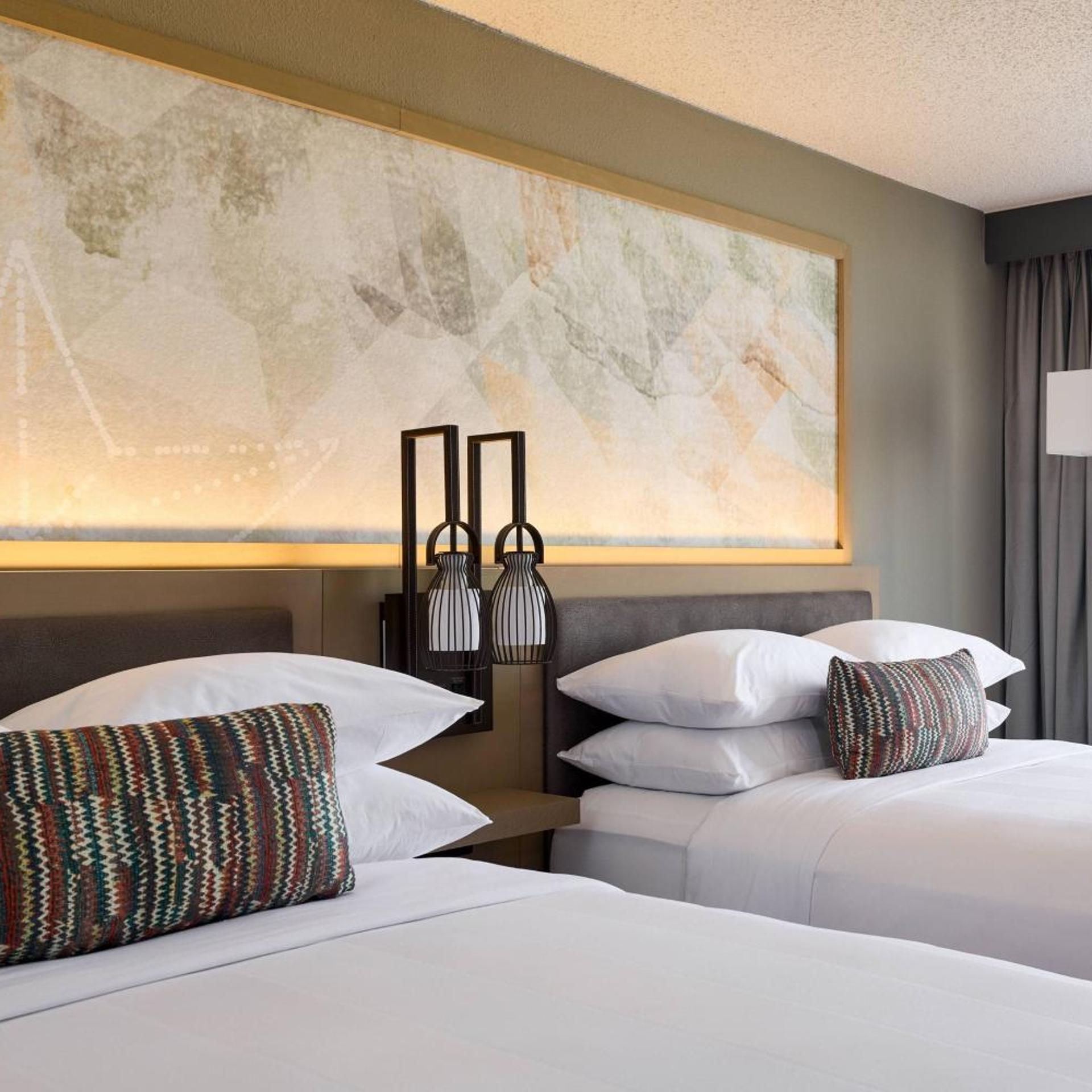 غرفة بسرير مزدوج بإطلالة على المسبح في الطابق الأرضي، El Paso Marriott 5/8