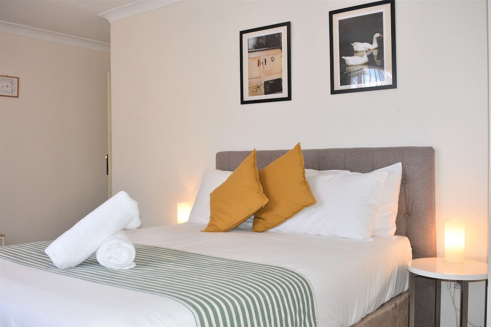 The Henry Parkes Tenterfield Ex Best Western 13/46