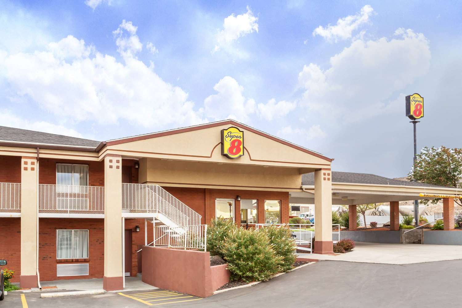 Super 8 by Wyndham Salina/Scenic Hills Area 1/7