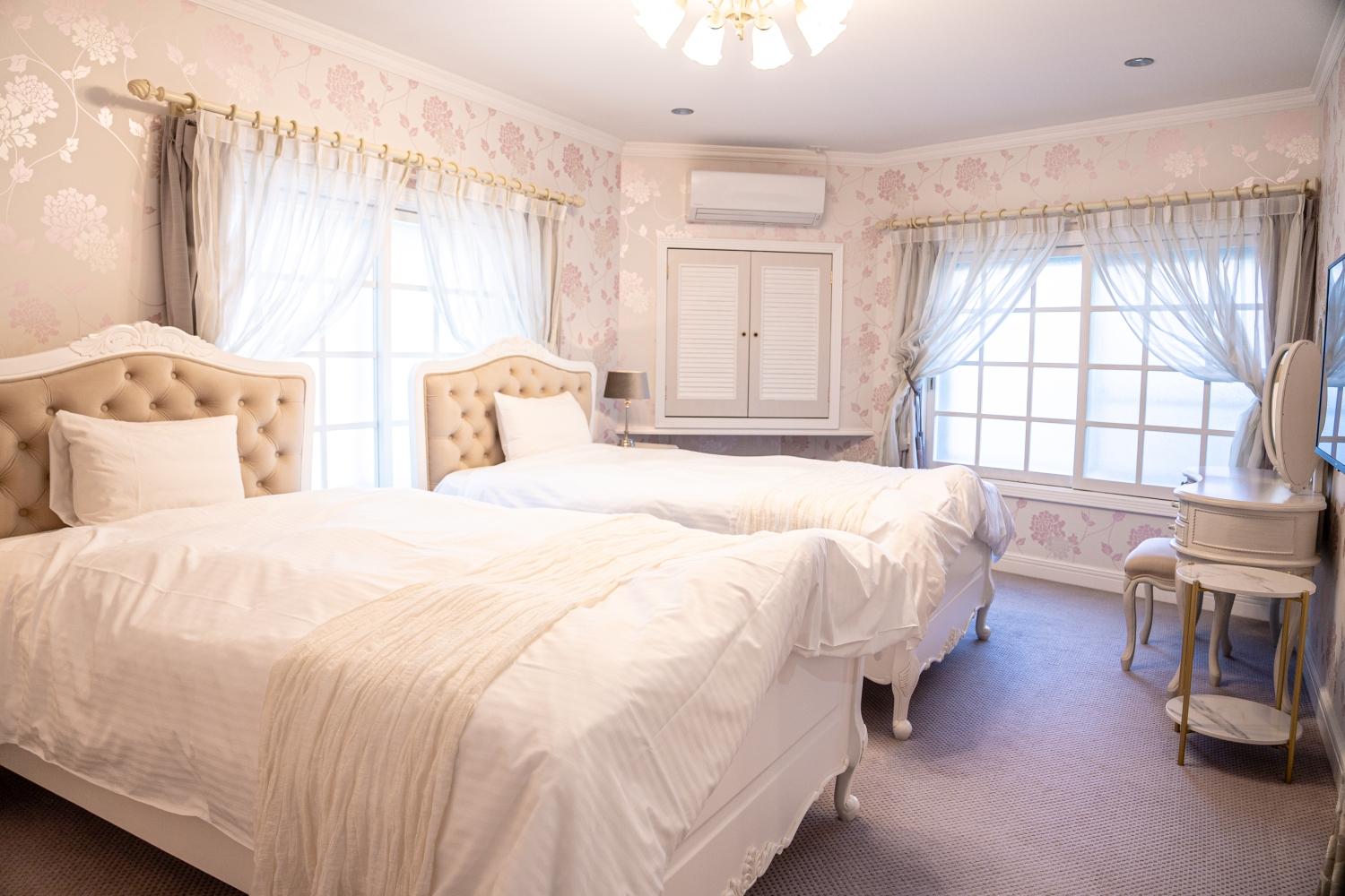 Semi Room, Western, 2 Semi Double Beds