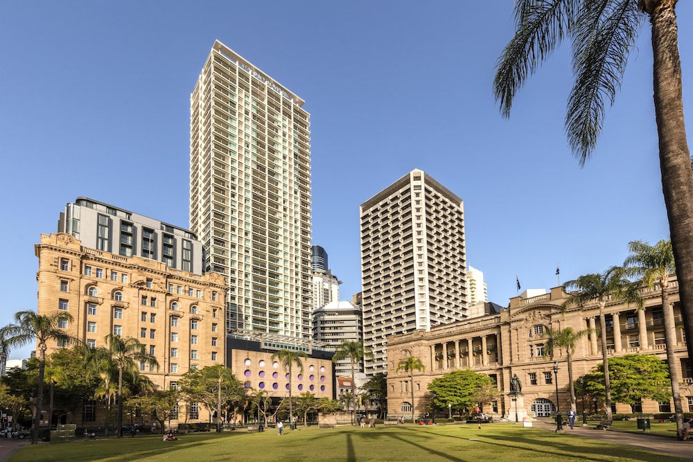 Oaks Brisbane Casino Tower Suites 4/50