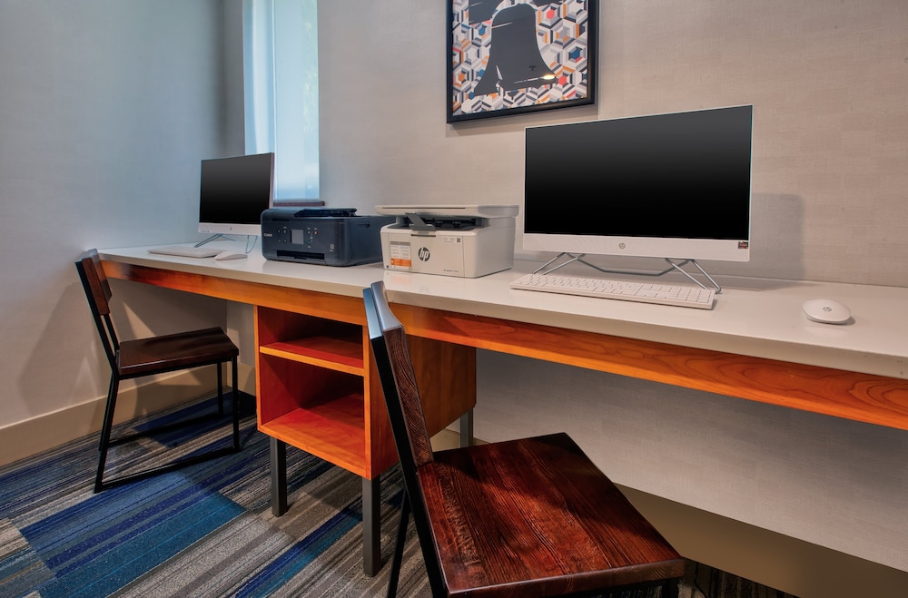 Holiday Inn Express Philadelphia-Midtown 55/77