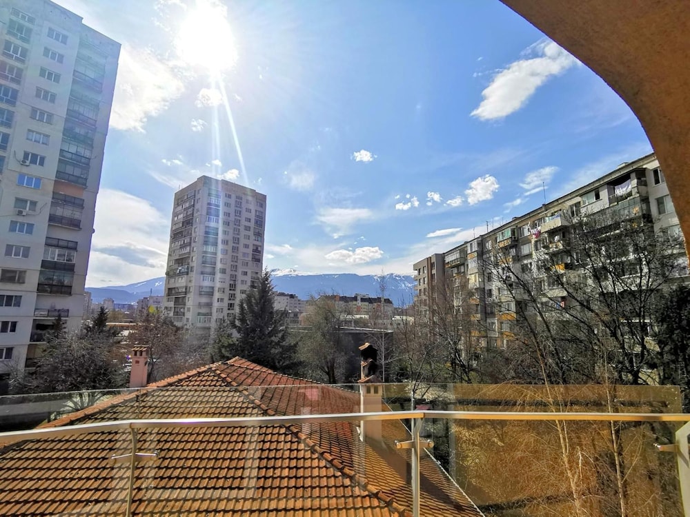 Business Hotel Elate Plaza 65/68